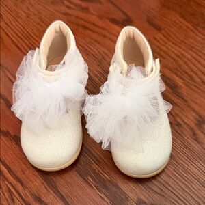 Italian Shoemakers Cream Kids Dress Shoes with Tulle Accent